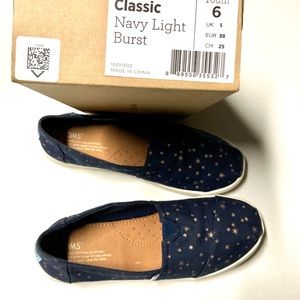 Toms Kids Shoes in Navy Light Burst